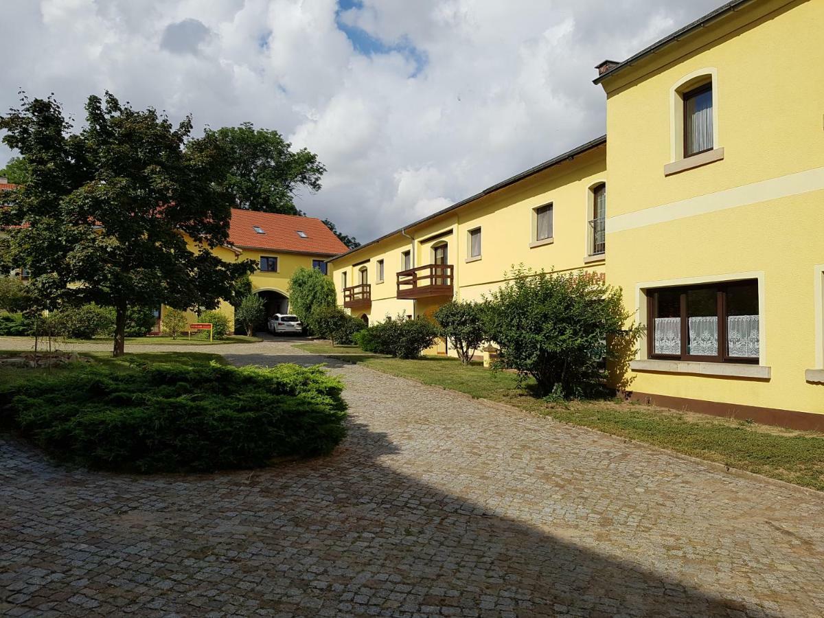 Baerchenhof Apartment Priestewitz Bagian luar foto